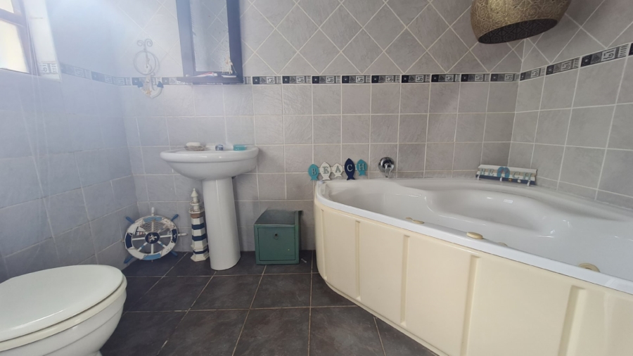 3 Bedroom Property for Sale in Dana Bay Western Cape